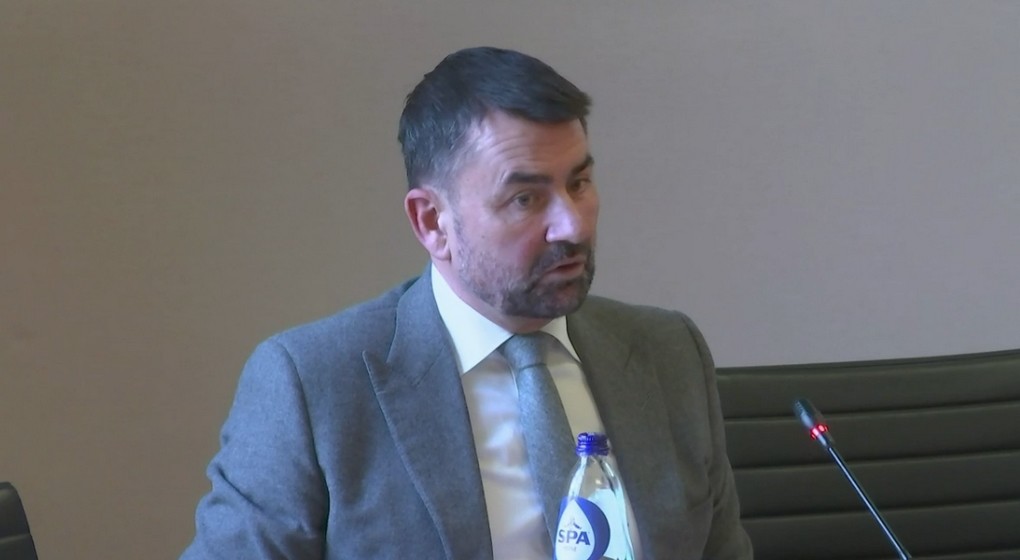 Mark MacGann Uber Files Commission Spéciale - BX1