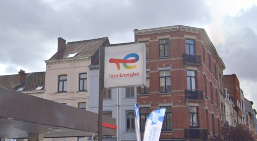 Logo de TotalEnergies - Photo : Google Street View