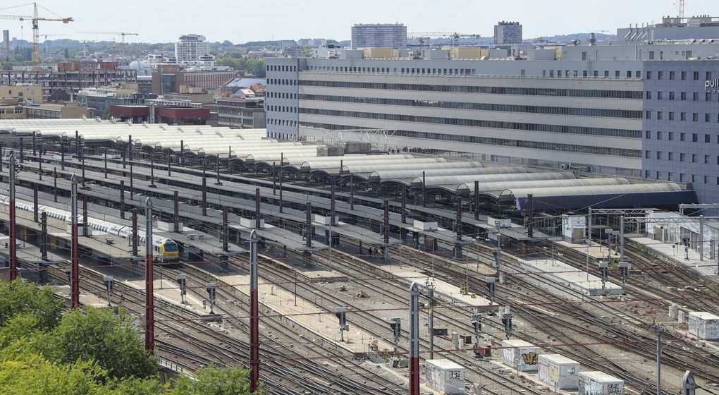Vue aérienne Trains Gare du Midi Bruxelles-Midi - Belga Nicolas Maeterlinck
