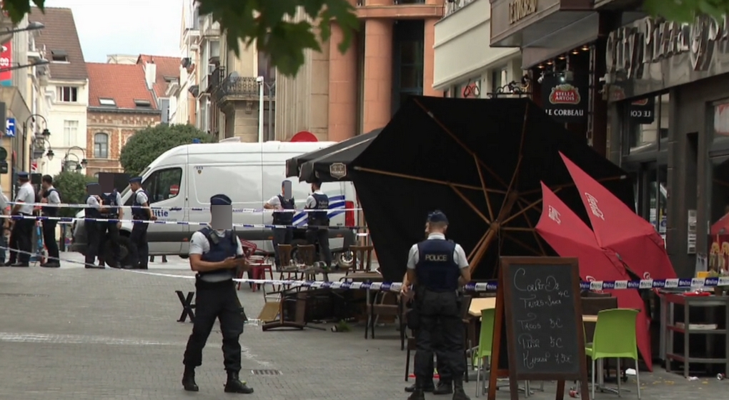 Camionnette Terrasse Accident Centre Bruxelles - BX1