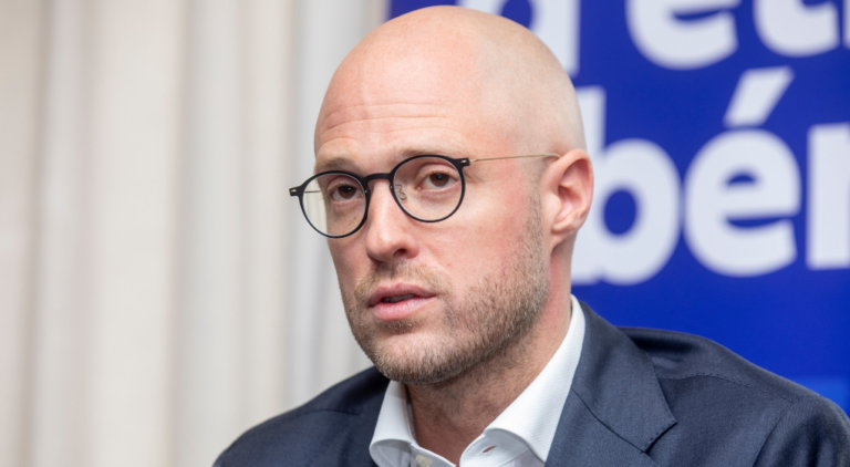 Formation bruxelloise : les contacts bilatéraux se poursuivent