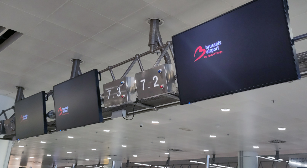 Le hall des départs de Brussels Airport désert : aucun vol ne décolle