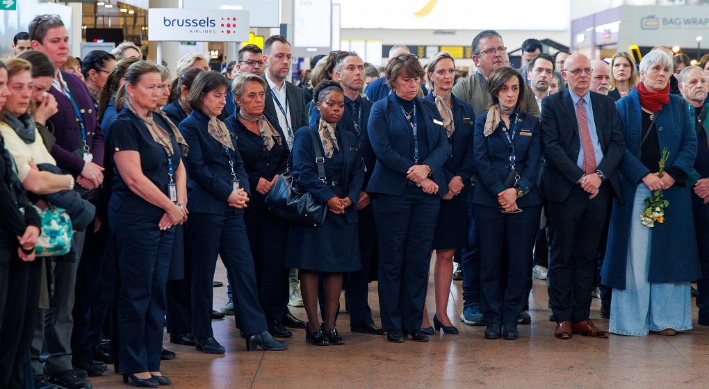 Une minute de silence dans le hall des départs de l'aéroport de Zaventem