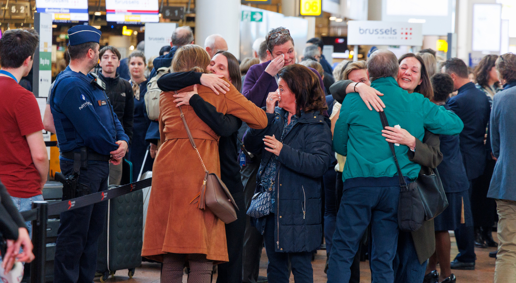 Une minute de silence dans le hall des départs de l'aéroport de Zaventem