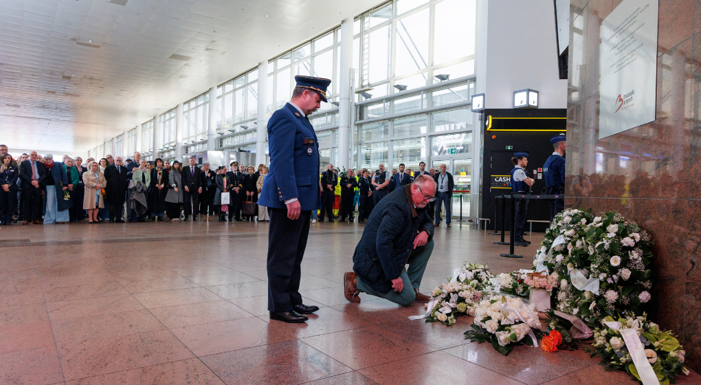 Une minute de silence dans le hall des départs de l'aéroport de Zaventem