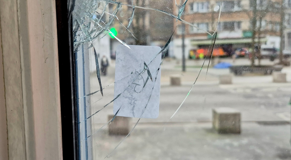 Impact de balle au croisement de la rue Merode et Pierre Decoster à Forest