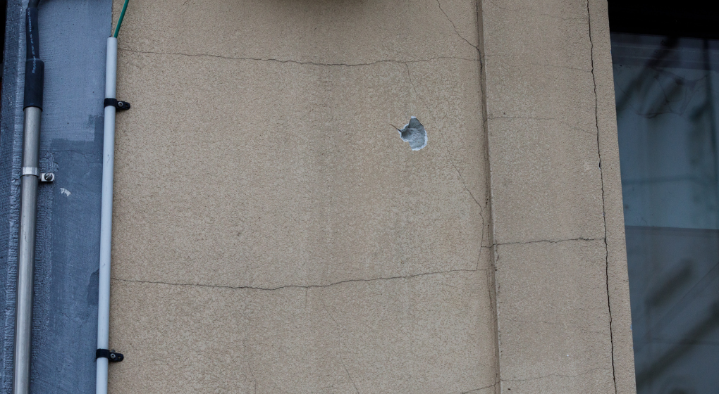 Impact de balle au croisement de la rue Merode et Pierre Decoster à Forest