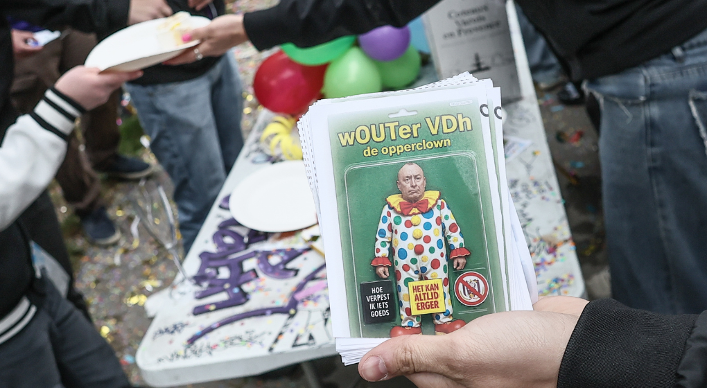 Du champagne et du gâteau pour “le pot de départ” de Wouter Vandenhaute organisé par les supporters d’Anderlecht