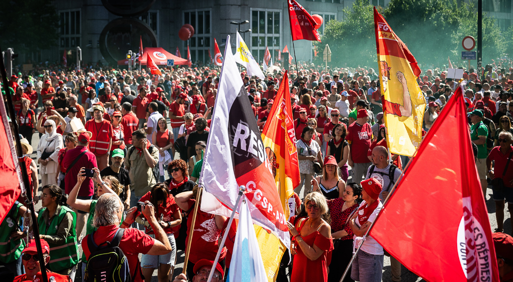 Journée d’action nationale : des dizaines de milliers de personnes manifestent contre un “gouvernement de menteurs”