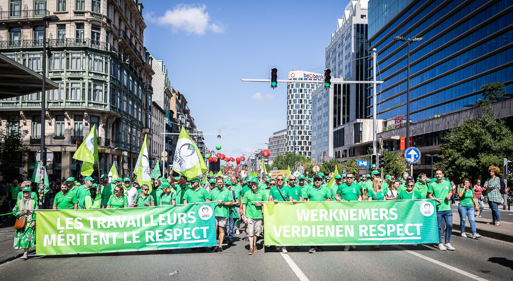 Journée d’action nationale : des dizaines de milliers de personnes manifestent contre un “gouvernement de menteurs”