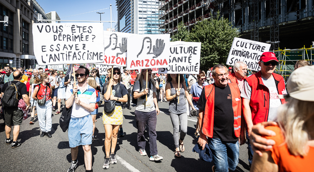 Journée d’action nationale : des dizaines de milliers de personnes manifestent contre un “gouvernement de menteurs”