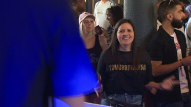 Malgré l’incendie, Tomorrowland est maintenu : les festivaliers gardent le moral