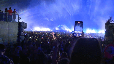 Une première soirée endiablée à Tomorrowland malgré la destruction de la mainstage