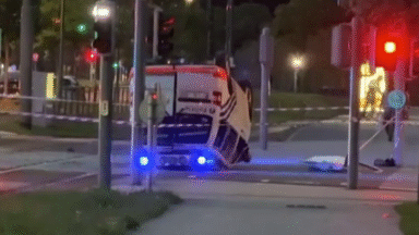 Après l’accident d’un combi de police à Woluwe-Saint-Lambert, le parquet désigne un expert