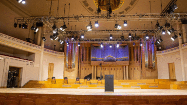 Le démontage de l’orgue de Bozar, endommagé lors de l’incendie de 2021, a débuté