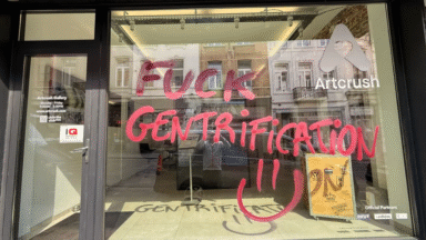 La galerie d’art Artcrush taguée d’un message contre la gentrification