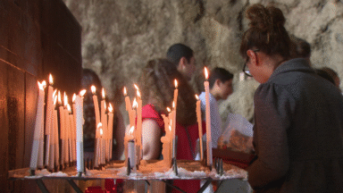 Assomption : les fidèles en pèlerinage à la grotte de Jette