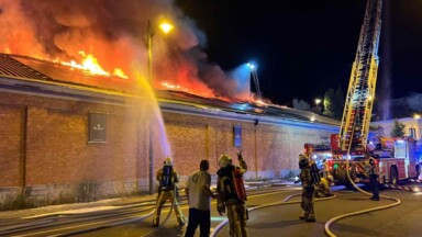 Incendie à Etterbeek : la Maison du Bois quasiment détruite