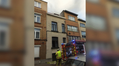Une maison inhabitable après un incendie dans les combles à Laeken