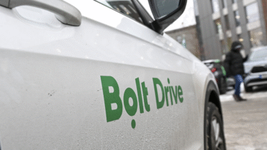 Bolt relève sa commission à 23,8% en Belgique, un “coup dur” pour les chauffeurs, selon la Febet