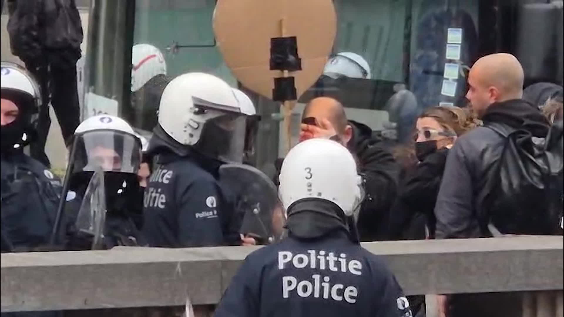 Manifestation nationale : cinq suspects arrêtés pour incendie volontaire et violences