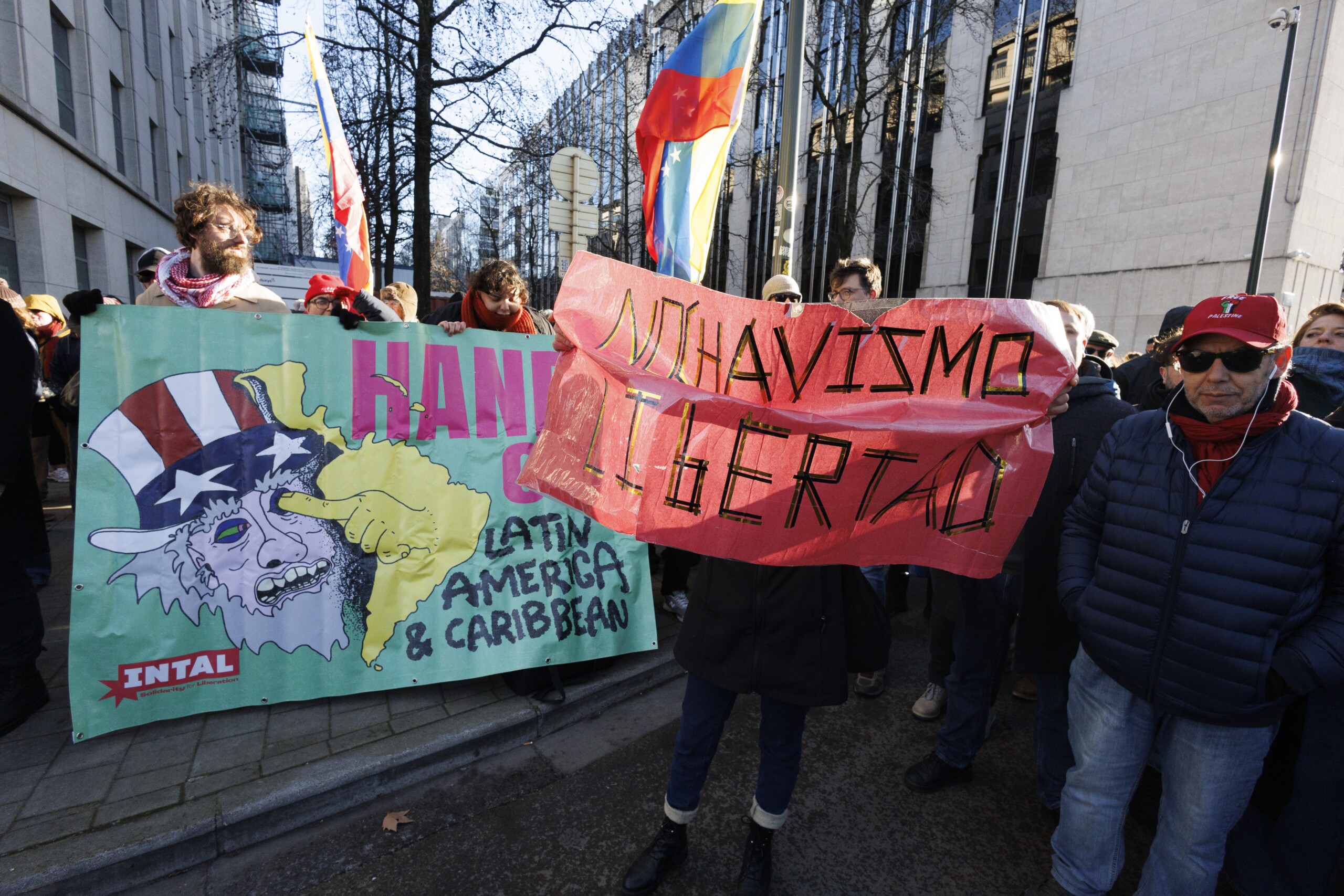 A protest action is organized in front of the embassy of United States to Belgium, in Brussels, Sunday 04 January 2026. BELGA PHOTO NICOLAS MAETERLINCK