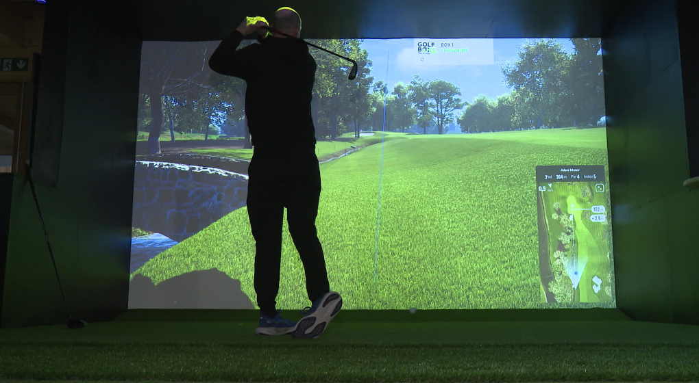 Le premier golf indoor virtuel ouvre ses portes à Tour & Taxis